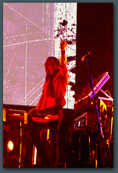 Chris Pitman flipping the bird in Tokyo